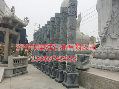 石雕龙柱