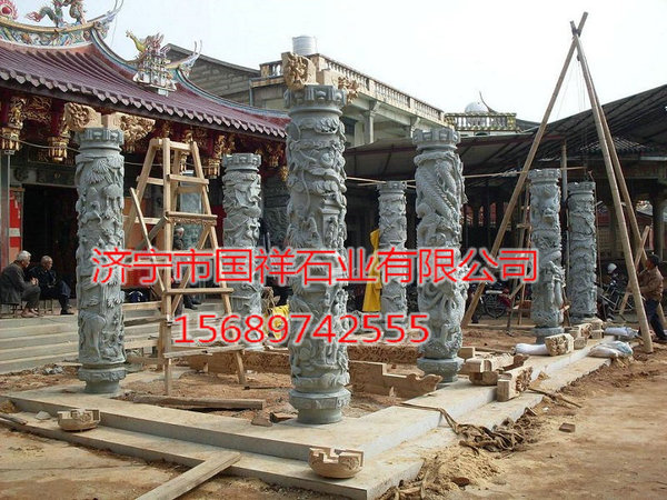 2013年山西省介休市石雕龙柱