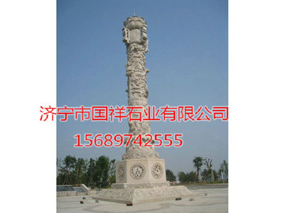 石雕龙柱